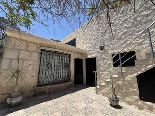 Foto 12 de Vendo Hermosa Casa Estilo Tradicional En La Av. Arancota A La Entrada De Tiabaya