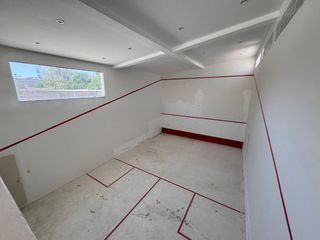 Foto 15 de Vendo Hermosa Casa Estilo Tradicional En La Av. Arancota A La Entrada De Tiabaya