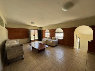 Foto 16 de Vendo Hermosa Casa Estilo Tradicional En La Av. Arancota A La Entrada De Tiabaya