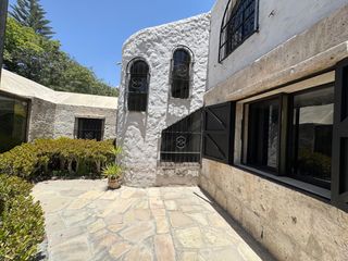 Foto 17 de Vendo Hermosa Casa Estilo Tradicional En La Av. Arancota A La Entrada De Tiabaya