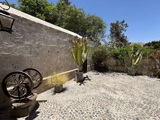 Foto 23 de Vendo Hermosa Casa Estilo Tradicional En La Av. Arancota A La Entrada De Tiabaya