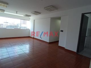 Foto 3 de Vendemos Del 2Do Al 4To Piso + Aires - Edificio En Lince - Comercial - Lince