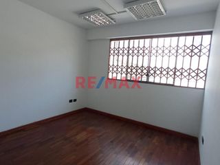 Foto 10 de Vendemos Del 2Do Al 4To Piso + Aires - Edificio En Lince - Comercial - Lince