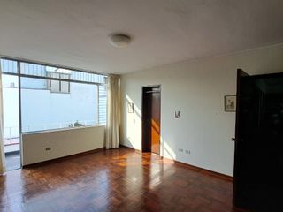 Foto 10 de ENCANTADORA CASA EN MIRAFLORES