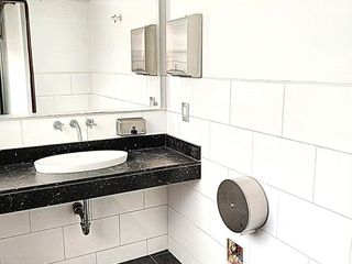 Foto 2 de ¡Exclusiva Casa de Dos Pisos en Palermo con Amplio Espacio y Seguridad!