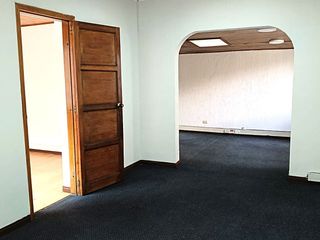 Foto 4 de ¡Exclusiva Casa de Dos Pisos en Palermo con Amplio Espacio y Seguridad!