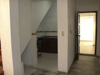 Foto 9 de ¡Exclusiva Casa de Dos Pisos en Palermo con Amplio Espacio y Seguridad!