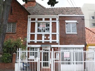 Foto 18 de ¡Exclusiva Casa de Dos Pisos en Palermo con Amplio Espacio y Seguridad!