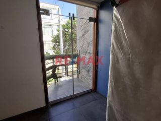 Foto 11 de Venta De Casa De 3 Pisos + Piscina En Urb. Ingenieria A.C. 326 M2 Usd 290,000