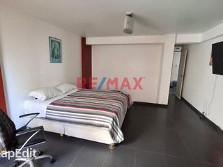 Foto 3 de Venta De Casa De 3 Pisos + Piscina En Urb. Ingenieria A.C. 326 M2 Usd 290,000
