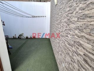 Foto 7 de Venta De Casa De 3 Pisos + Piscina En Urb. Ingenieria A.C. 326 M2 Usd 290,000
