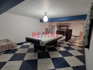 Foto 14 de Venta De Casa De 3 Pisos + Piscina En Urb. Ingenieria A.C. 326 M2 Usd 290,000