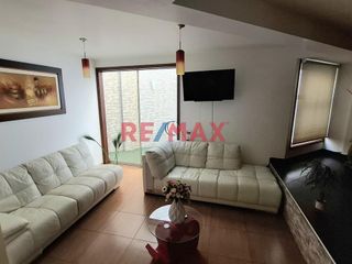 Foto 17 de Venta De Casa De 3 Pisos + Piscina En Urb. Ingenieria A.C. 326 M2 Usd 290,000