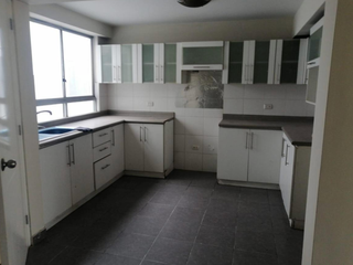 Foto 4 de VENTA TRIPLEX EN SURCO