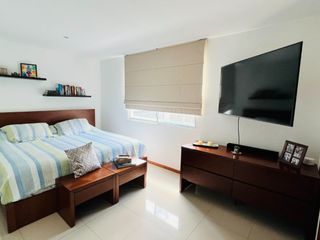 Foto 8 de VENTA DEPARTAMENTO EN SANTA CECILIA: 1ER PISO- 3 DORMITORIOS - 2.5 BAÑOS - CUARTO DE SERVICIO Y BAÑO - 2 PARQUEOS - GUARDIANIA