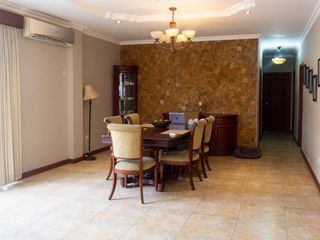 Foto 1 de Casa en venta de una planta, Urb. Fontana - Samborondón Km 2.5