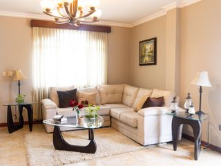 Foto 2 de Casa en venta de una planta, Urb. Fontana - Samborondón Km 2.5