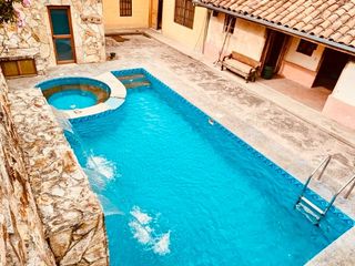 Foto 1 de Casa de campo de venta Cuenca Ecuador con piscina