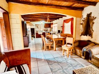 Foto 2 de Casa de campo de venta Cuenca Ecuador con piscina