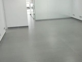 Foto 6 de Alquilo oficina 155 m2, 3 coch paralelas, Miraflores