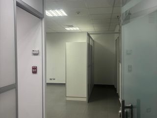 Foto 9 de Alquilo oficina 155 m2, 3 coch paralelas, Miraflores