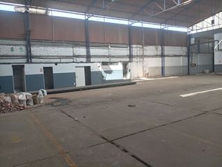 Foto 8 de VENTA DE TERRENO 2458 M2, FRENTE 35 M, ZONIFICACION VIVIENDA TALLER, RDM 12 PISOS
