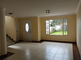 Foto 3 de En Venta Hermosa Casa En Conjunto De 6 casas, Conocoto