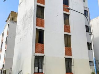 Foto 3 de Venta de Departamento 5 habitaciones Remodelado y Ampliado en Zona Centrica de Jose L. Bustamante y R