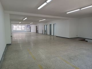 Foto 12 de Bodega comercial en la central mayorista textil