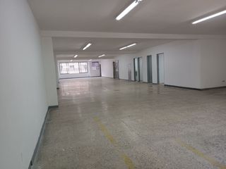 Foto 15 de Bodega comercial en la central mayorista textil
