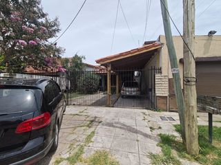 Foto 1 de Ituzaingo - Venta - Casa en Block 3 Amb Al Frente - 3 y 2 Ambientes Al Fondo