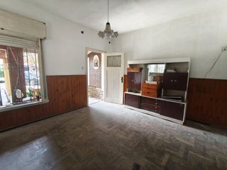 Foto 3 de Ituzaingo - Venta - Casa en Block 3 Amb Al Frente - 3 y 2 Ambientes Al Fondo