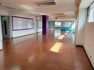 Foto 3 de Oficina de Lujo. Amplia oficina de 440m2 en Renta