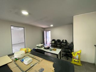 Foto 8 de Se alquila oficina en Av. aviación de 100 m2