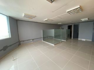Foto 7 de Se alquila oficina de 200 m en Av. aviación
