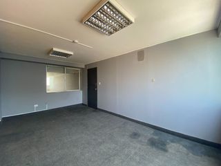 Foto 14 de Se alquila oficina de 200 m en Av. aviación