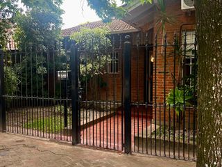 Foto 1 de Lindisima Casa con Jardín y Pileta - La Horqueta, San Isidro