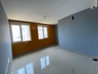 Foto 14 de Se alquila oficina en Av. aviacion de 200m2