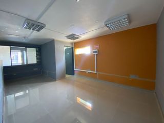 Foto 15 de Se alquila oficina en Av. aviacion de 200m2