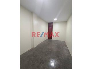 Foto 10 de Se Vende Casa De 02 Pisos En Calle Las Malvas Ventanilla