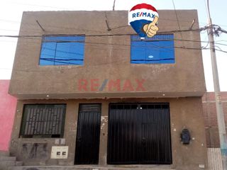 Foto 1 de Se Vende Casa De 02 Pisos En Calle Las Malvas Ventanilla