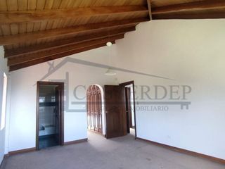 Foto 12 de Venta de casa con amplios jardines, Conocoto con cercanía al colegio Salle