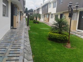 Foto 1 de ARRIENDO CASA EN TUMBACO -  CONJUNTO SAMANA