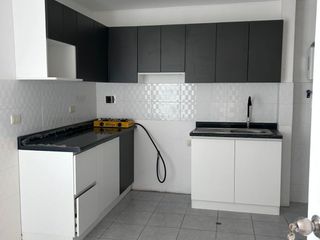 Foto 1 de VENTA AMPLIO DEPARTAMENTO FRENTE A PARQUE