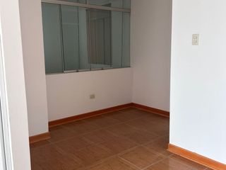 Foto 3 de VENTA AMPLIO DEPARTAMENTO FRENTE A PARQUE
