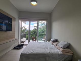 Foto 16 de Rodeada de naturaleza y con vistas espectaculares a la montaña, esta casa te invita a imaginar una vida llena de posibilidades en Tarapoto.