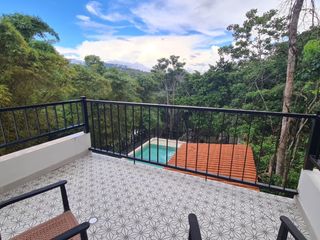 Foto 17 de Rodeada de naturaleza y con vistas espectaculares a la montaña, esta casa te invita a imaginar una vida llena de posibilidades en Tarapoto.