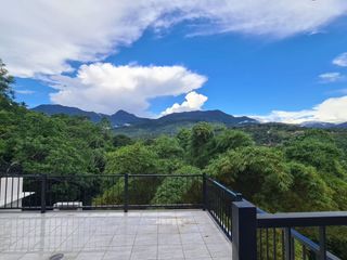 Foto 21 de Rodeada de naturaleza y con vistas espectaculares a la montaña, esta casa te invita a imaginar una vida llena de posibilidades en Tarapoto.