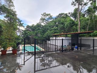 Foto 24 de Rodeada de naturaleza y con vistas espectaculares a la montaña, esta casa te invita a imaginar una vida llena de posibilidades en Tarapoto.