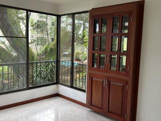 Foto 1 de VENDO EXCELENTE APTO  REMODELADO SEGUNDO PISO  MULTICENTRO